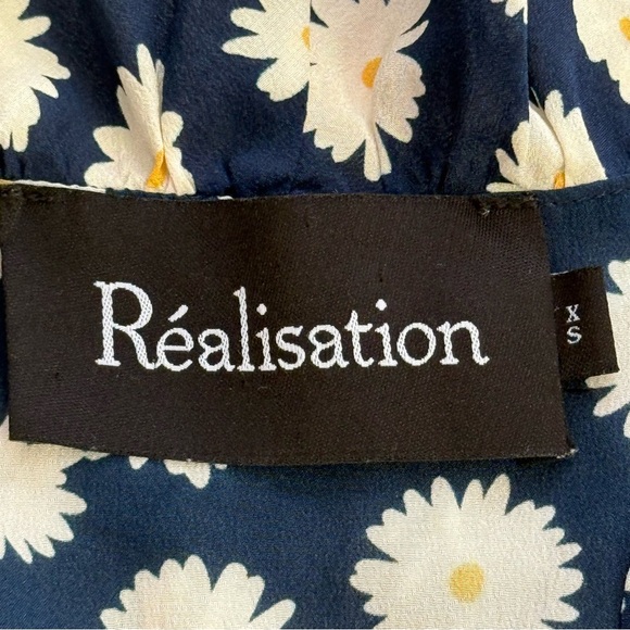 Realisation Par Dress The Valentina Daisy print true wrap 100% silk navy blue XS - Picture 11 of 12